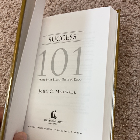 Success 101 by John C. Maxwell Hardcover Book - Picture 4 of 5